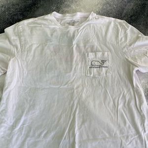 Vineyard vines t shirt